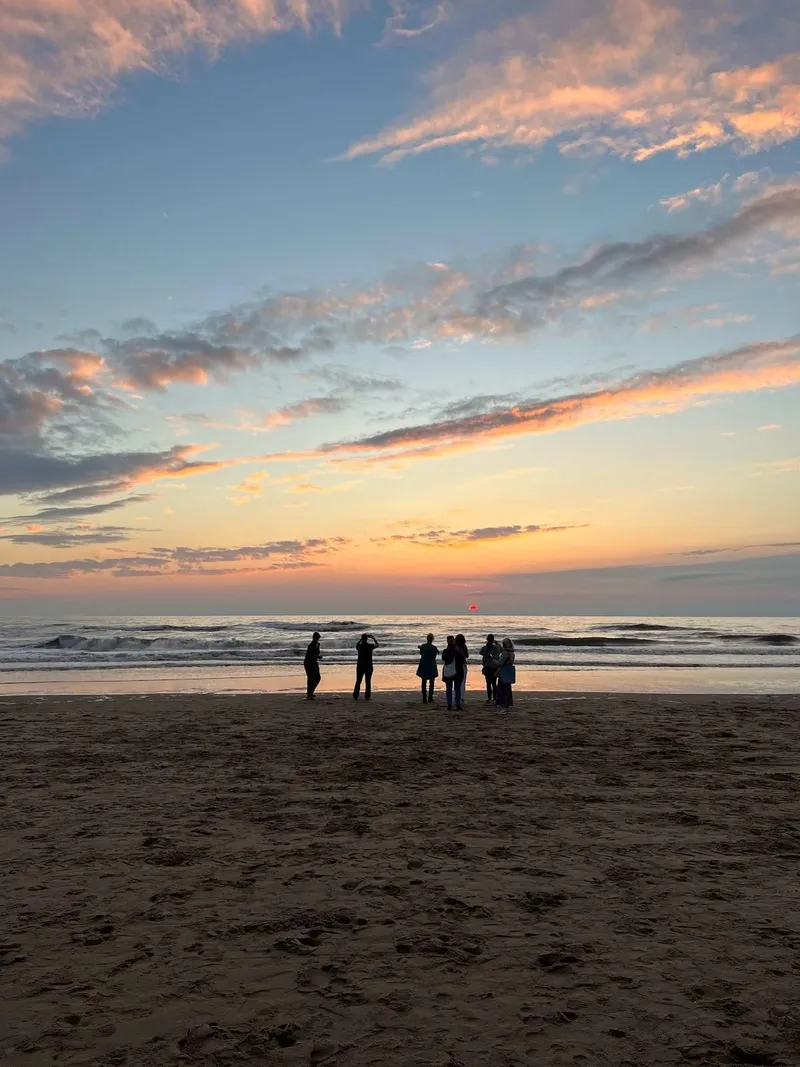 Strand van Noordwijk met de hoofdcamera (1×)